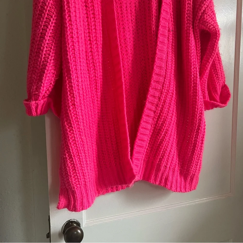 Silence + Noise Neon Pink Chunky Ally Cardigan Urban Outfitters - Picture 2 of 13